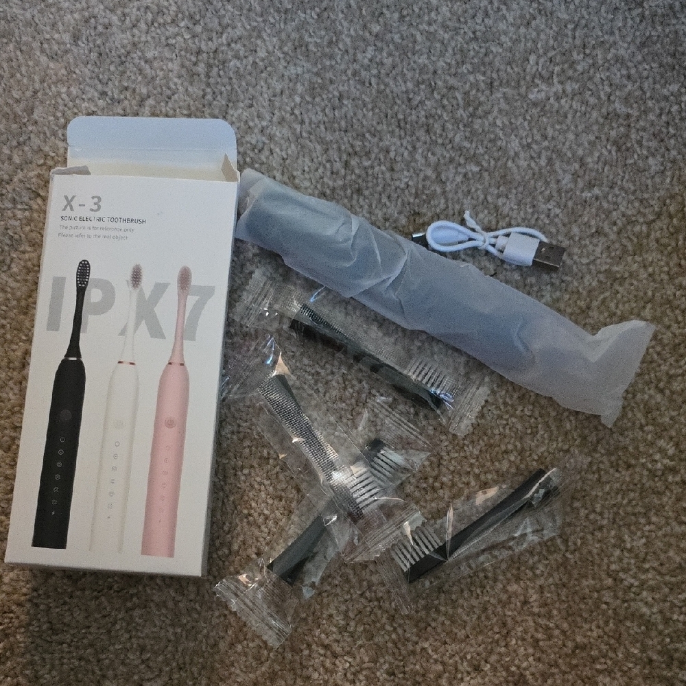 Electric Toothbrush Set - Black and Pink